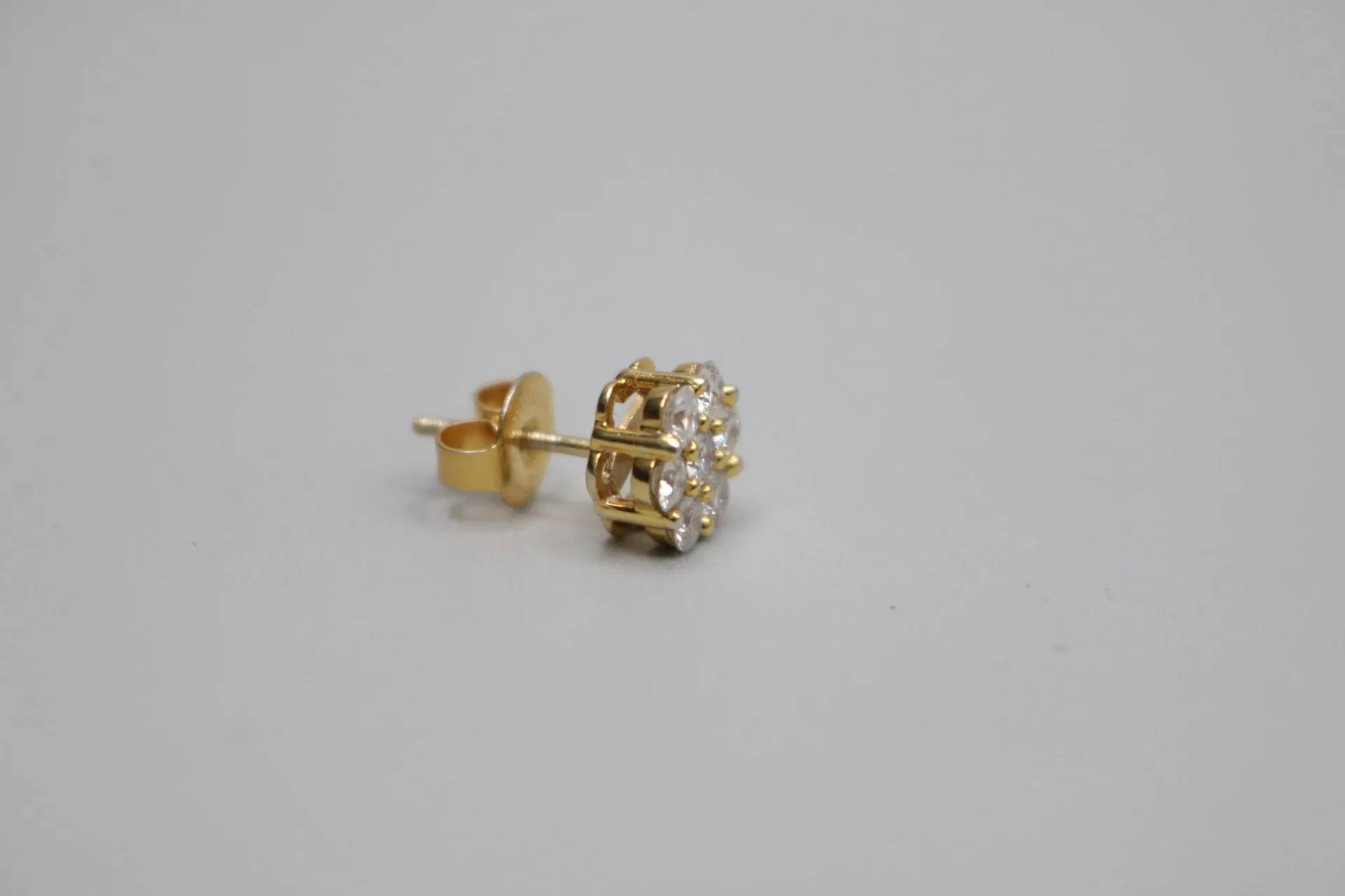 14K Yellow Gold Cluster Diamond Stud Earring (.49 CTW)