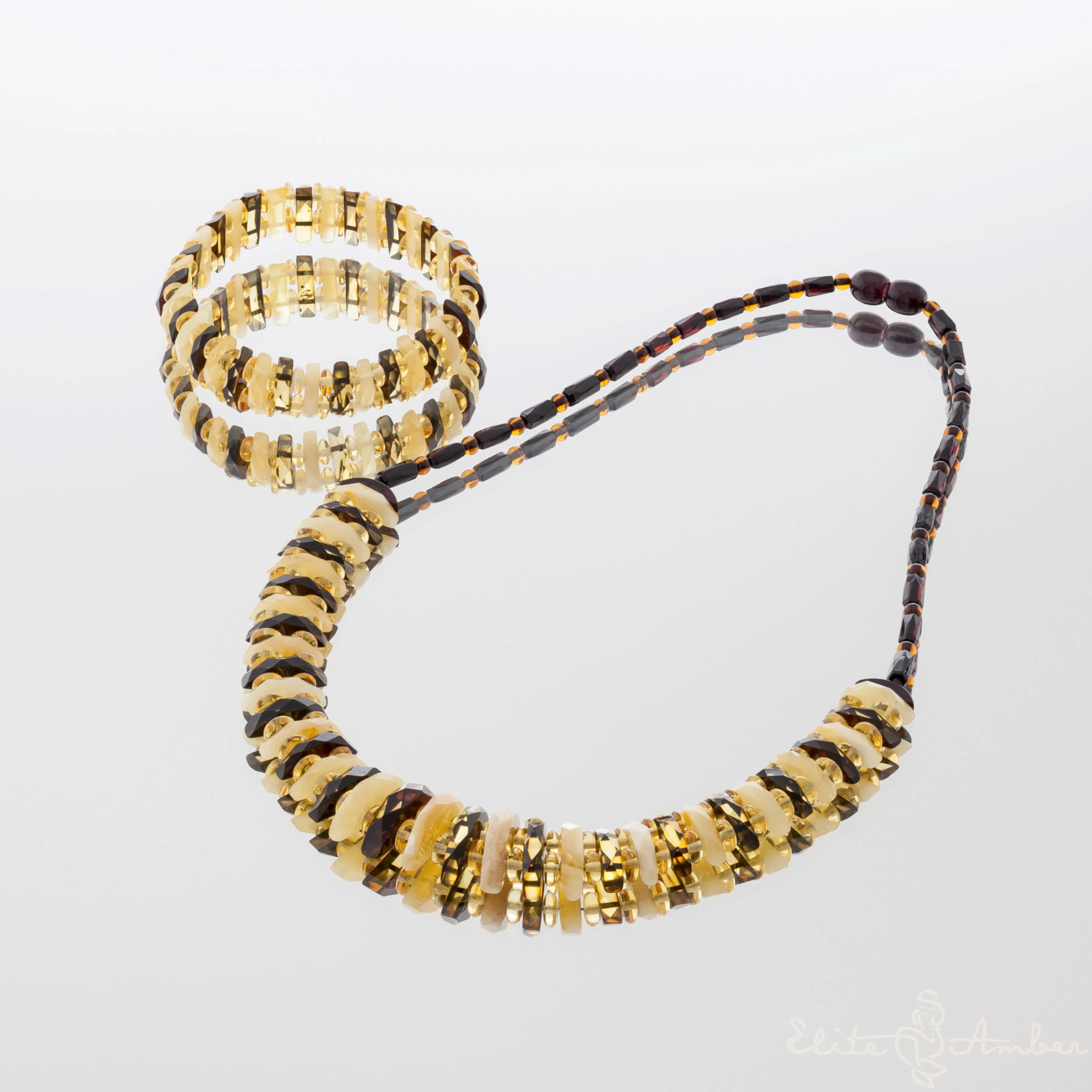 Amber necklace and bracelet "Light elegance"