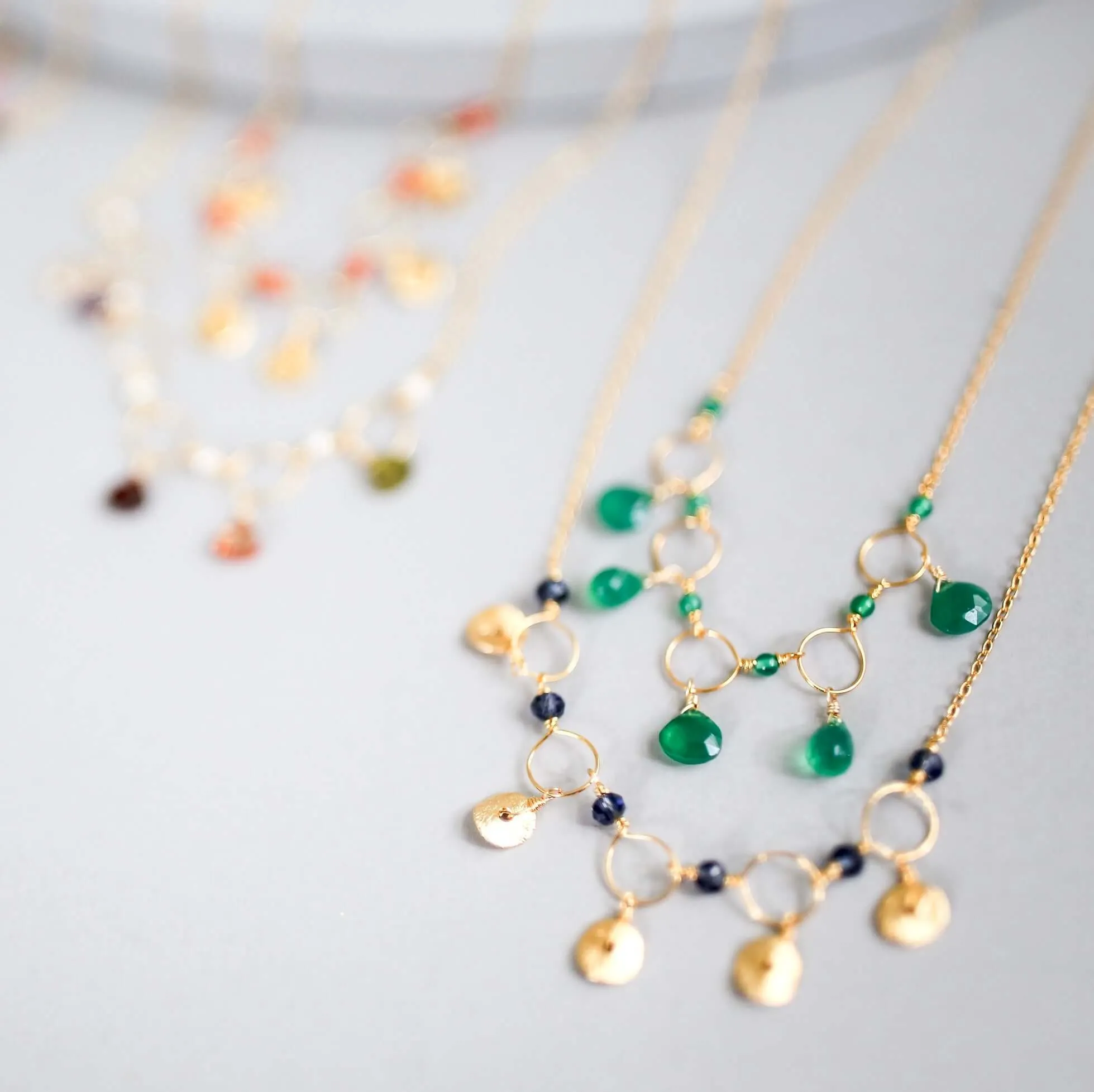 Black Spinel Mini Chain Loop Necklace