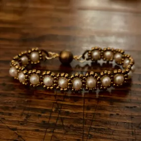 Elizabethan Pearl Bracelet