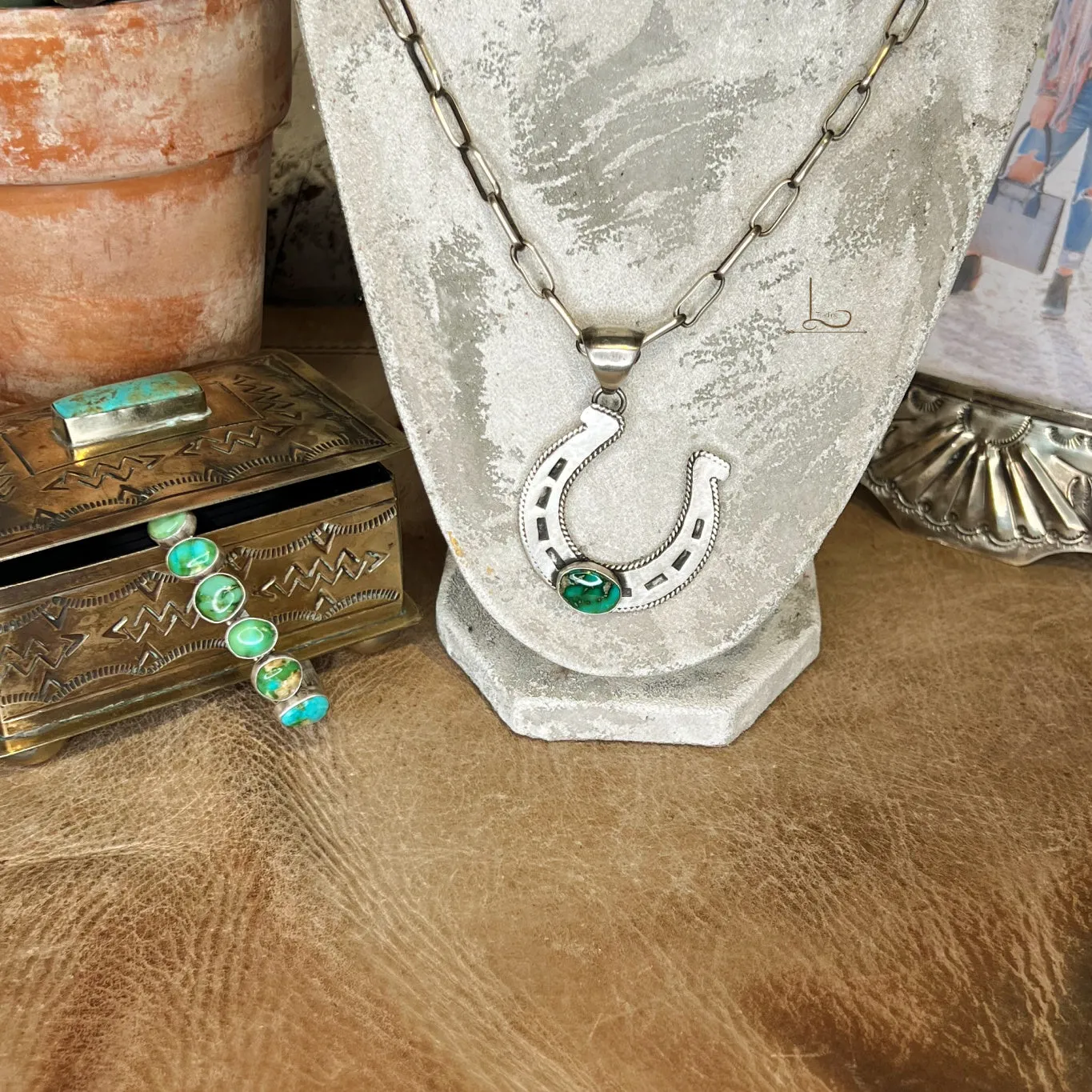 The Sterling & Sonoran Turquoise Horseshoe Pendant